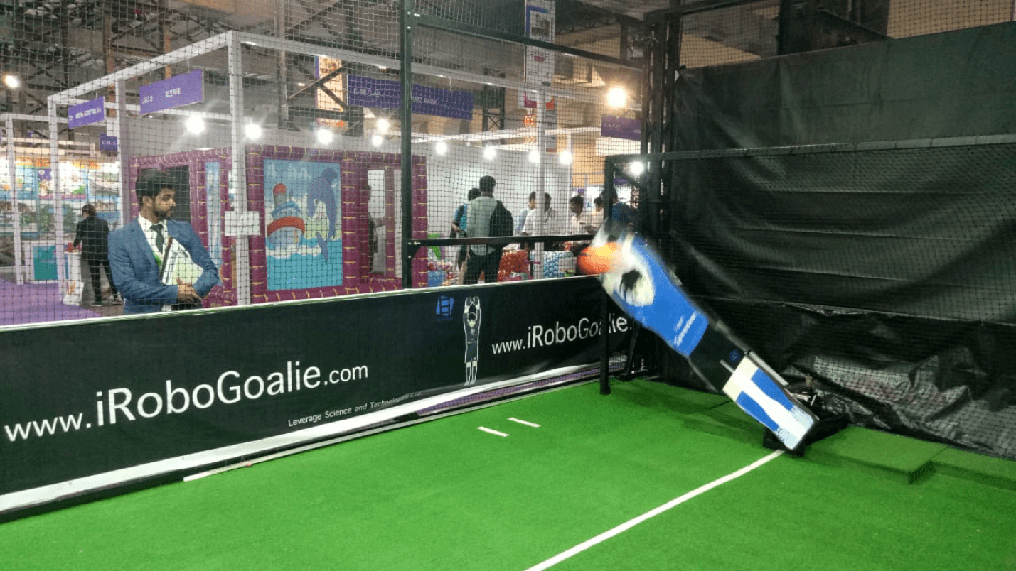 iRoboGoalie(Robot Goalkeeper) stops shots upto 235kph